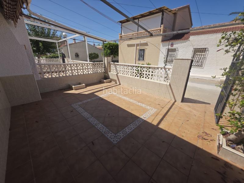 Foto b6312cbc-cff2-40e6-8db5-ac9457b035c4. Piso iexcloportunidad uacutenica en pinomar!descubre este encantador bungalow de 45 msup2 ubicado en la prestigiosa urbanizacioacuten p en Guardamar del Segura