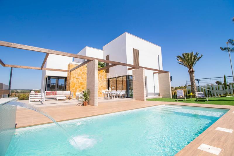 Foto dc73c051-8723-4749-b9fa-52a17566ddd0. Chalet con parcheggio piscina in Campoamor Orihuela