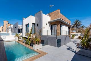 Haus in Los Europeos. Dos villasampnbspindependientes en zona de amplias avenidas y si