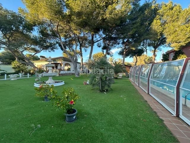 Foto 1375292e-73f4-4dc0-97ba-d37df77584d4. Casa amb piscina a Campoamor Orihuela