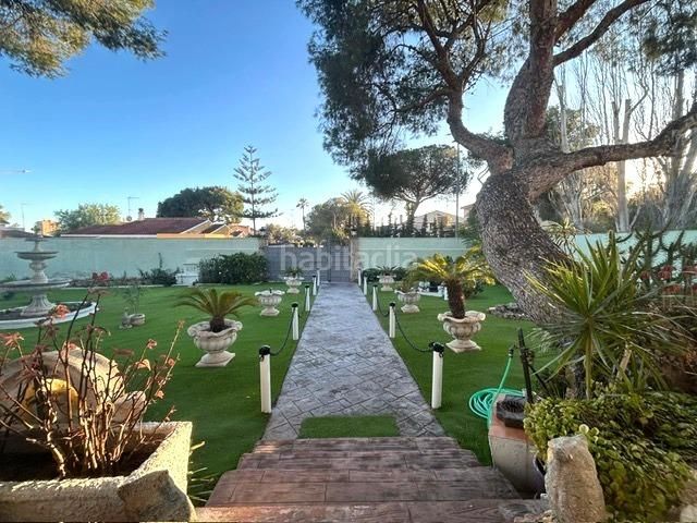 Foto 3ee8b46a-0424-4666-8835-f10f6eef37d4. Casa amb piscina a Campoamor Orihuela