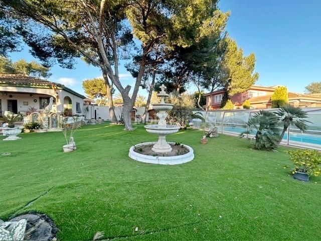 Foto 50e20838-8aed-43f8-a5c9-5ee74ea4e17b. Casa amb piscina a Campoamor Orihuela