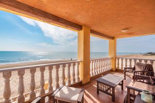 Casa a Guardamar Playa. Oportunidad uacutenica de chalet con 7 dormitorios en la playa.l