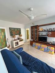 Rent Flat  Carrer sant pere. Lloguer de temporada el centre de caldes d'estrac (caldetes)