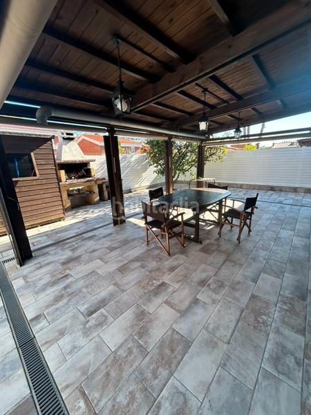 Foto f086d279-96bd-49b5-ad1d-f009fcf85c47. Chalet avec cheminée chauffage parking piscine dans Sant Vicenç de Montalt