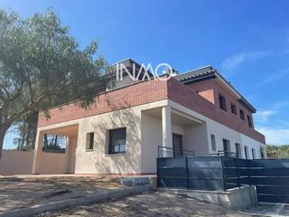 Xalet a Castellnou-Can Mir-Can Solà. Chalet de obra nueva a estrenar en venta en rubí!