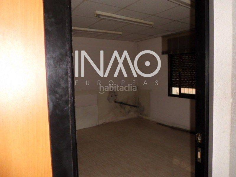 Foto 23c934f8-30cb-481b-b674-7beaa1dc4fe8. Alquiler local comercial alquiler comercial en el centro en Rubí