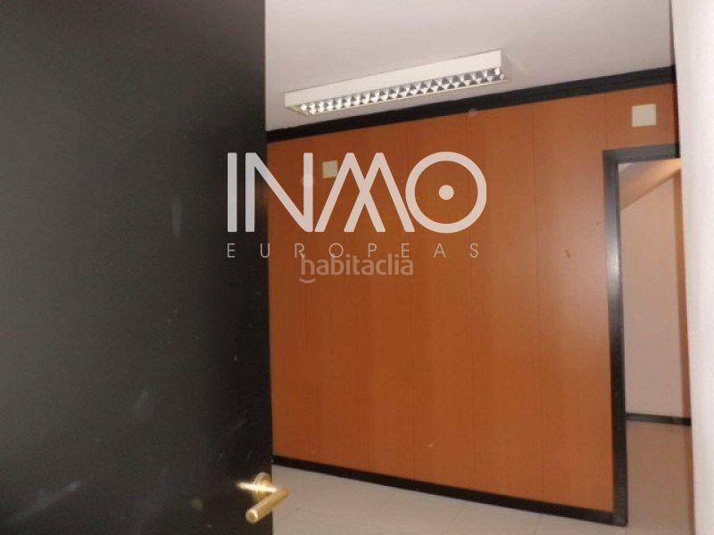 Foto 31b9c6f0-57d9-4bad-a016-f2ce28fdcb47. Alquiler local comercial alquiler comercial en el centro en Rubí