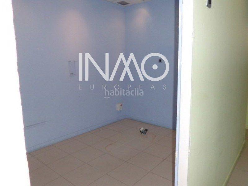 Foto 5676d2d0-14c2-4c00-8054-7b037d667c99. Alquiler local comercial alquiler comercial en el centro en Rubí