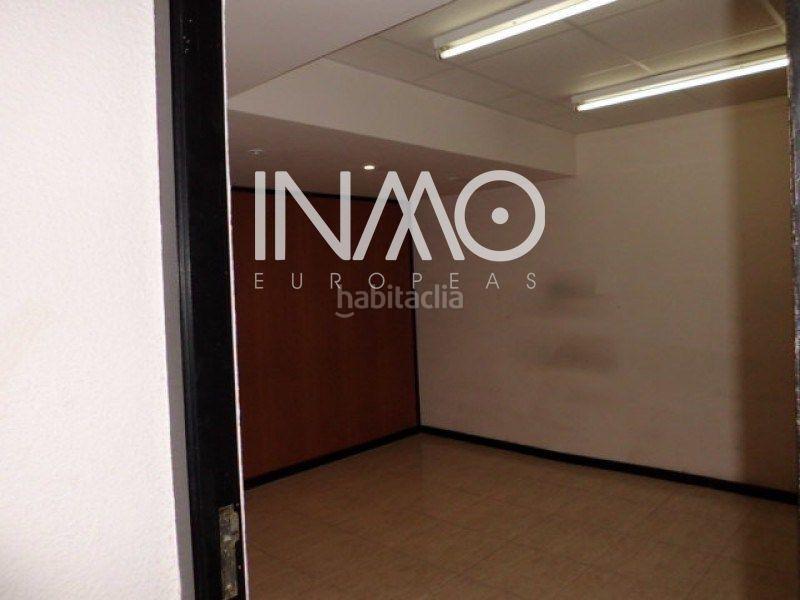Foto e74bad91-13ff-4696-8e2d-30e43f542e96. Alquiler local comercial alquiler comercial en el centro en Rubí