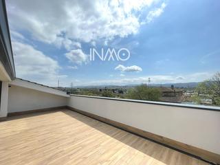 Dúplex a Ca n´Alzamora. Dúplex inverso con doble entrada a casa de obra nueva en ca n al