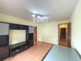 Appartement à Centre. Piso en venta de 4 dormitorios en rubí, zona mútua