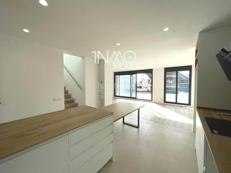 Foto 99ff8e2b-62ce-41d2-8fe7-e5eb67f70014. Casa amb calefacció aparcament piscina a Els Avets-Can Serrafossà-Ximelis Rubí