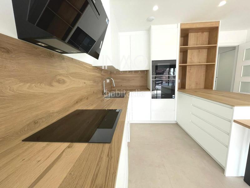 Foto c48d6f4d-3ca5-4c07-8929-831e3b554357. Casa amb calefacció aparcament piscina a Els Avets-Can Serrafossà-Ximelis Rubí