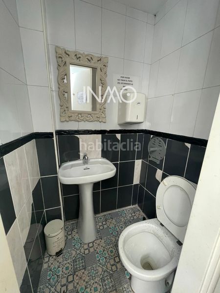 Foto 8e3a1f46-ba1d-4f8a-81bd-65d27107e7cd. Local comercial a Centre Rubí