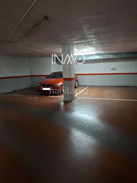 Foto ad528622-1e3c-43f8-ac53-a42f8434c568. Aparcament cotxe a Centre Rubí