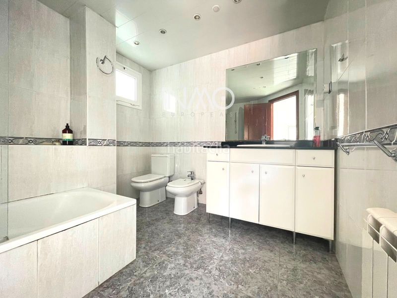 Foto a13b7e78-aa95-498e-b065-9ab142e452ff. Dúplex  en venta en pleno centro ! en Centre Rubí