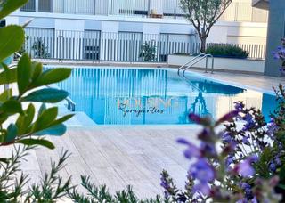 Rent Flat in Polígon de Llevant. En residencial de lujo,