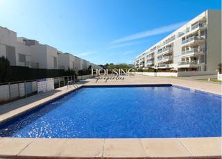 Maison jumelée à Les Maravelles. En residencial con piscinas y jardines