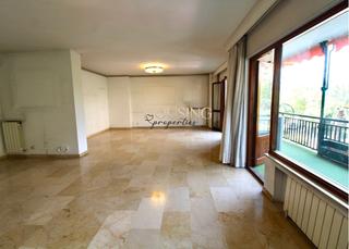 Pis a Jaume III. Piso de amplias dimensiones, con parking, en paseo mallorca