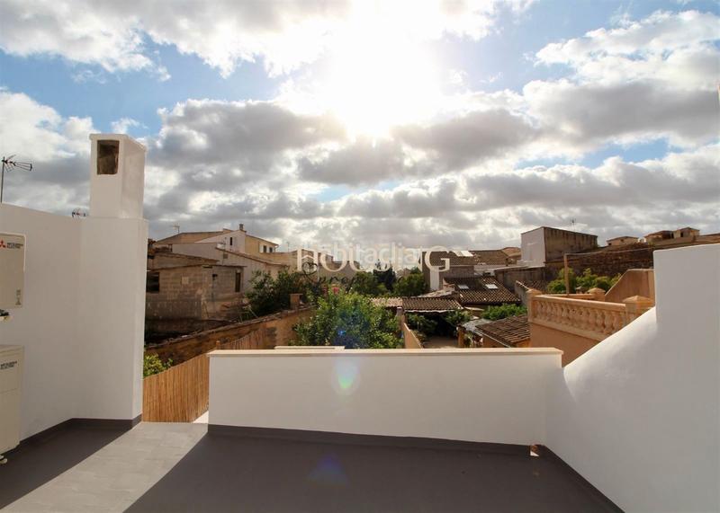 Foto 10e7ccf2-f86f-4d25-bfac-a3f2b5e35a66. Casa adossada amb xemeneia piscina a Llucmajor interior Llucmajor