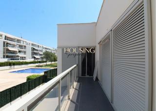 Casa adossada a Les Maravelles. En residencial con piscinas y jardines