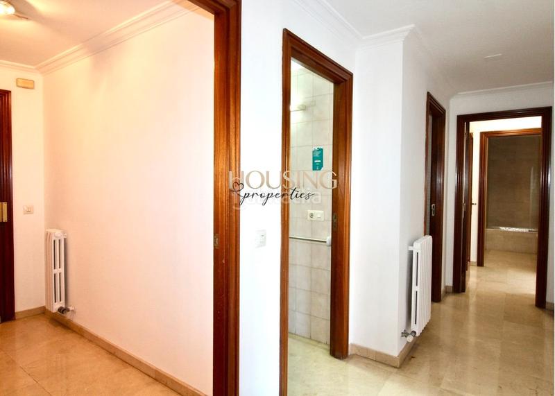 Foto 585c1b28-58e7-414c-855d-dea417eb06a8. Rent flat with parking in Plaça dels Patins Palma de Mallorca