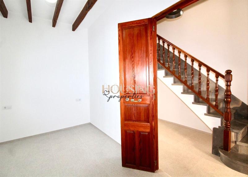 Foto 18fbff21-5794-41ef-9b6b-d42fa76af6ba. Casa adossada amb xemeneia piscina a Llucmajor interior Llucmajor