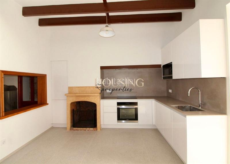 Foto fc0d251a-49ee-4829-88f5-1920b92935d9. Casa adossada amb xemeneia piscina a Llucmajor interior Llucmajor