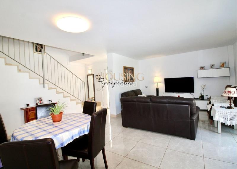 Foto 1857a7d4-9f9f-4a09-aa42-20398764f58c. Semi detached house with parking pool in Les Maravelles Palma de Mallorca