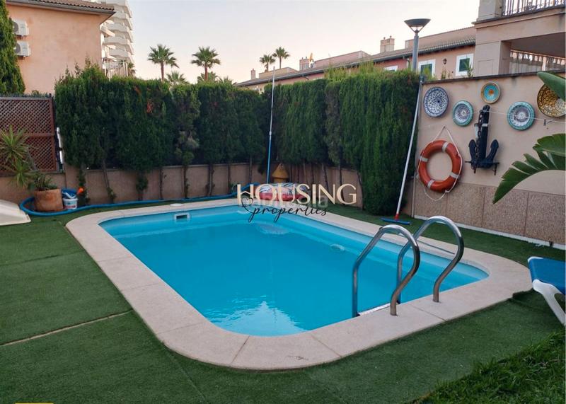 Foto d50386a3-c0b4-491e-beee-a96c542231fb. Casa bifamiliare con parcheggio piscina in port d´Alcúdia-platja dálcúdia Alcúdia