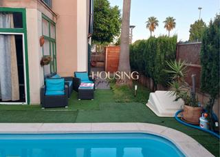 Doppelhaus in Port d´Alcúdia-Platja dÁlcúdia. Adosado con piscina en puerto de alcudia