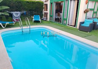 Casa aparellada a Port d´Alcúdia-Platja dÁlcúdia. Adosado con piscina en puerto de alcudia