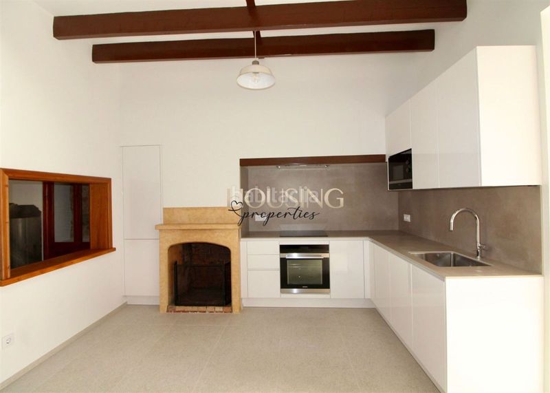 Foto c009b765-a61b-4e76-8602-f1461b0a1aaa. Casa adosada casa con reforma y parking, a estrenar, en el pueblo en Llucmajor