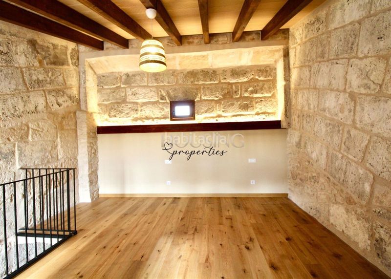 Foto f02117e4-88df-4682-b002-cb5ab6cf2c4f. Casa adosada casa con reforma y parking, a estrenar, en el pueblo en Llucmajor