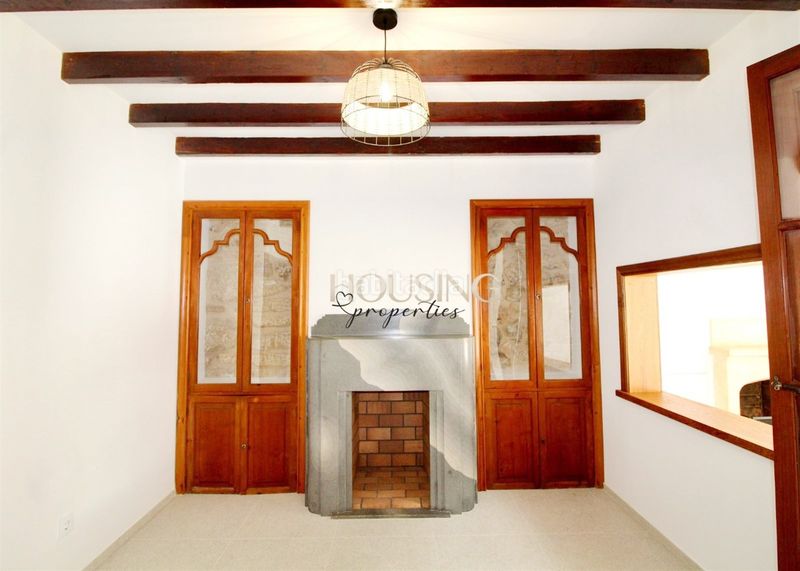 Foto 6d5f0649-a67d-4bb6-b020-bdbee169ed1f. Casa adossada amb xemeneia calefacció aparcament piscina a Llucmajor