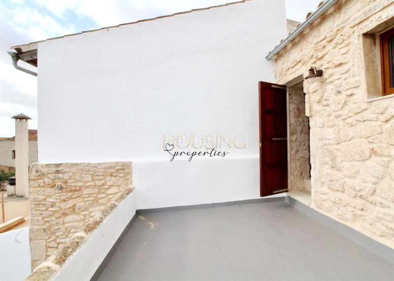 Foto b514ef98-ebf7-40ad-9aeb-60e3f94707e8. Casa adossada amb xemeneia calefacció aparcament piscina a Llucmajor