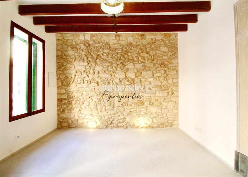 Foto bd3bf2df-1aee-4049-89c8-38d926e40a82. Casa adossada amb xemeneia calefacció aparcament piscina a Llucmajor