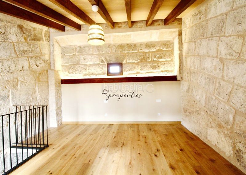 Foto df186125-d948-4aaa-b2d3-ce87c59a15f9. Casa adossada amb xemeneia calefacció aparcament piscina a Llucmajor