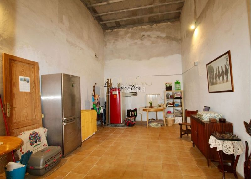 Foto b71e73e9-1f1e-43e8-923a-89af7b023183. Masia amb aparcament a Costitx