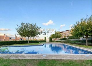 Semi detached house in Son Xigala. En residencial con piscinas y jardines en la vileta/son serra
