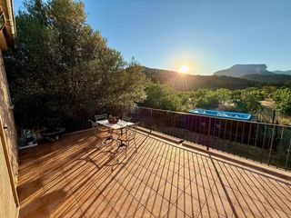 Masia a Lloseta. Rústica con bonitas vistas a la montaña
