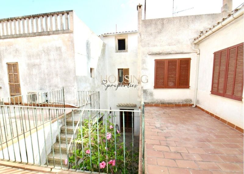 Foto 865f8a2a-4683-4577-a4f2-ed64ca890947. Casa adossada amb aparcament a Llucmajor interior Llucmajor