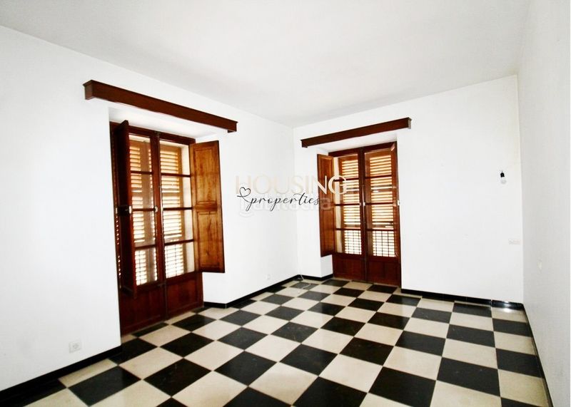 Foto a84d0782-d811-4d65-a9c0-ee3a0071d7bb. Casa adossada amb aparcament a Llucmajor interior Llucmajor