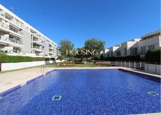 Lloguer Planta baixa a Les Maravelles. Con terraza y jardin en residencial con piscinas