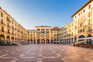 Pis a Plaça Major