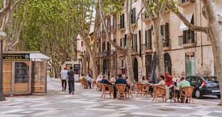 Edificio in La Missió. Zona ramblas. pequeño edificio a reformar