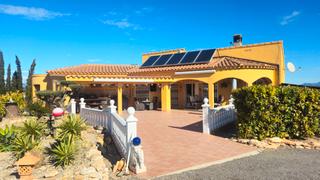 Chalet à Pueblo. Finca, chalet, vistas al mar, calig, costa azahar, comunidad val