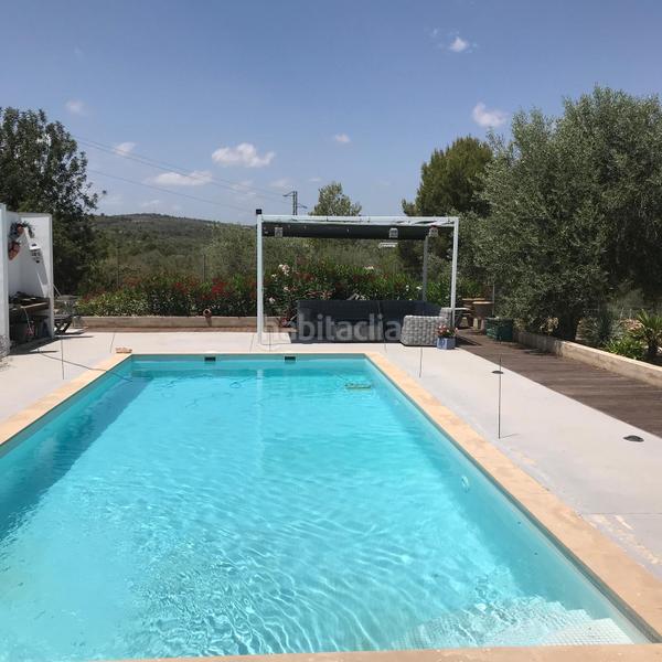 Foto fbbcc05f-839d-43b9-84f2-b91eb3856bc0. Casale con camino riscaldamento parcheggio piscina in San Jorge