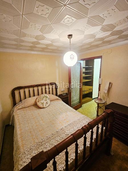 Foto 8160a5f2-d75a-4f84-8d55-b9e6c98c7411. Casa adosada casa para reformar, gran terraza, calig, costa azahar, españa en Cálig